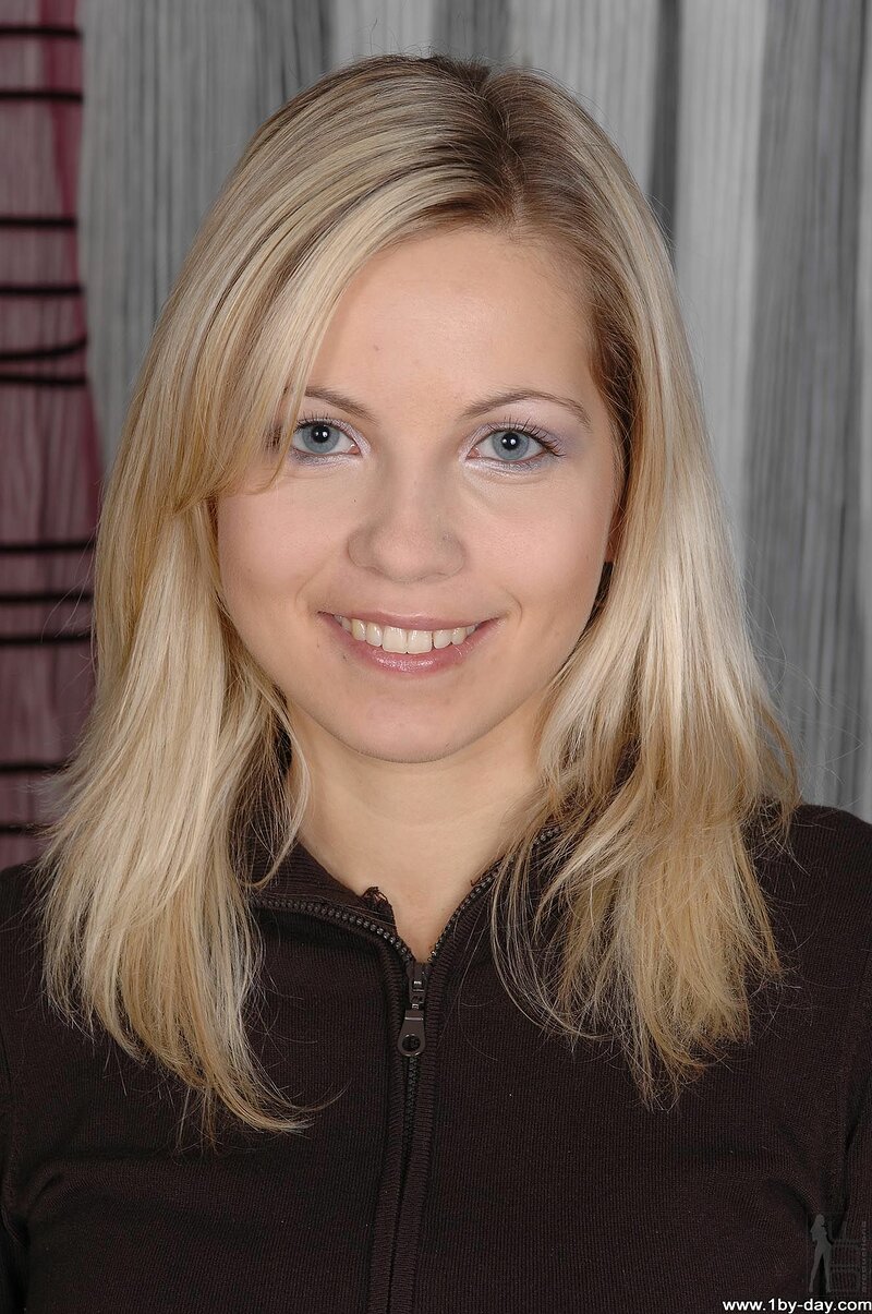 Елена, 19 лет, 1 размер груди